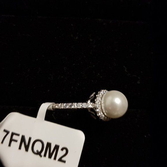 Silver ring with pearl - Picture 3 of 6